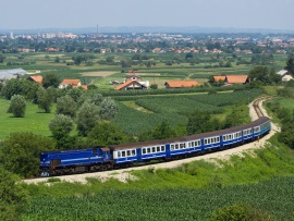 Commuter Train Wallpaper (click to view)