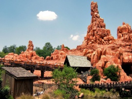 Disney Wallpaper - Thunder Mountain (click to view)