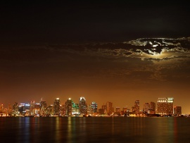 San Diego Moon Wallpaper (click to view)