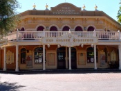 The Golden Horseshoe - Disneyland Wallpaper